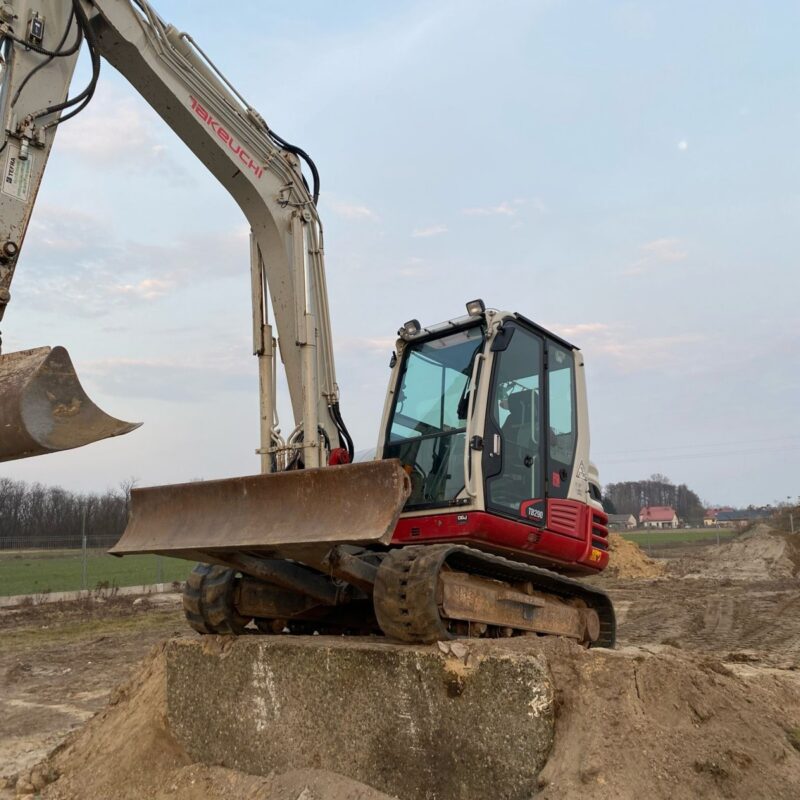 TAKEUCHI TB 290