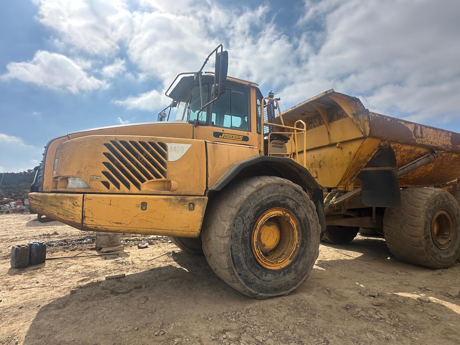 VOLVO A40D